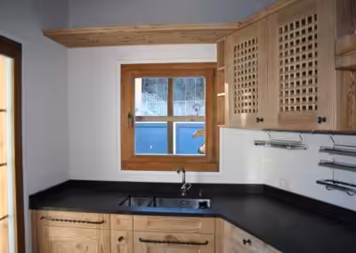 Altholz mit Engadiner Gitter