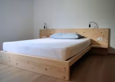 Arvenholzbett schlicht