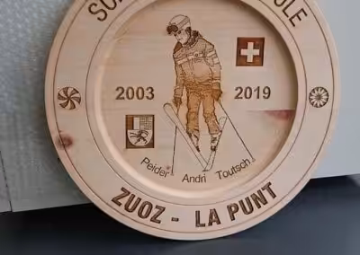 Arvenholzteller gelasert als Geschenk