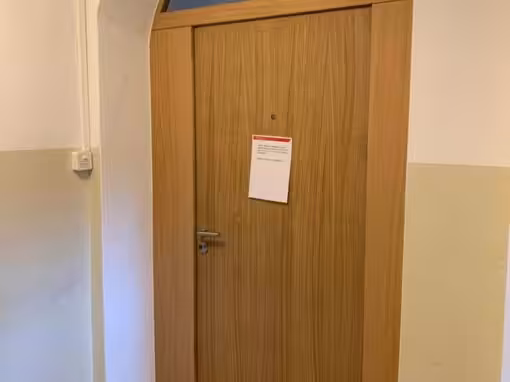 Brandschutztüren mit Oblicht rund in Eiche