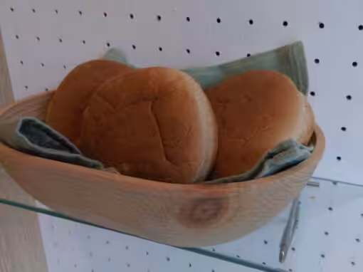 Brotkorb in Arvenholz