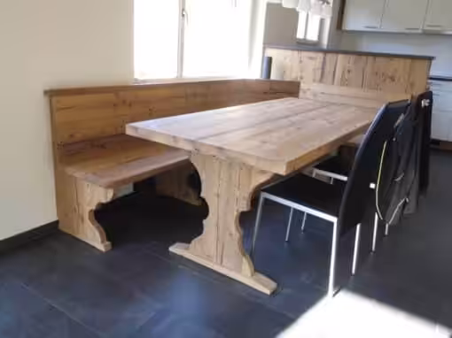 Eckbank und Tisch glatt in Altholz