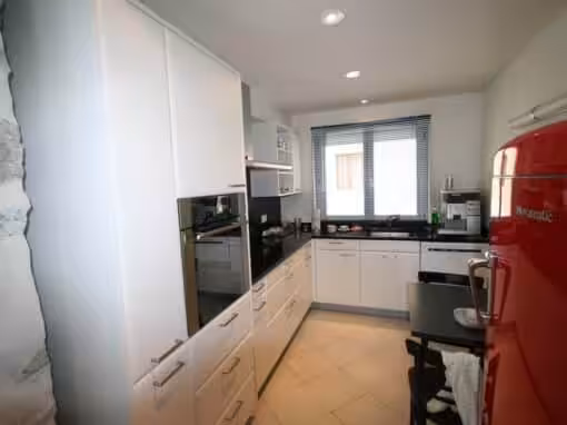 Einbauküche Zeitlos weiss