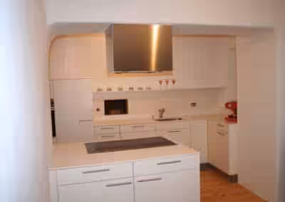 Fronten Abdeckung und Rückwand aus einem Guss