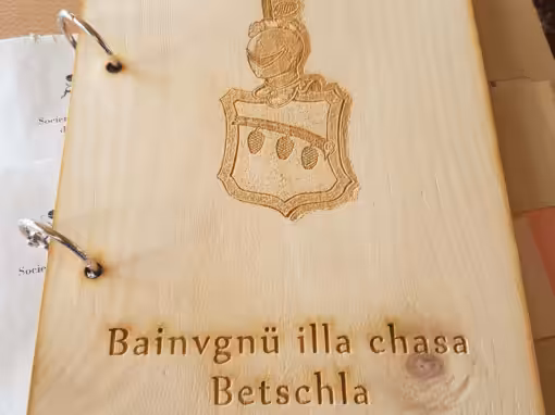 Gästebuch mit Familienwappen