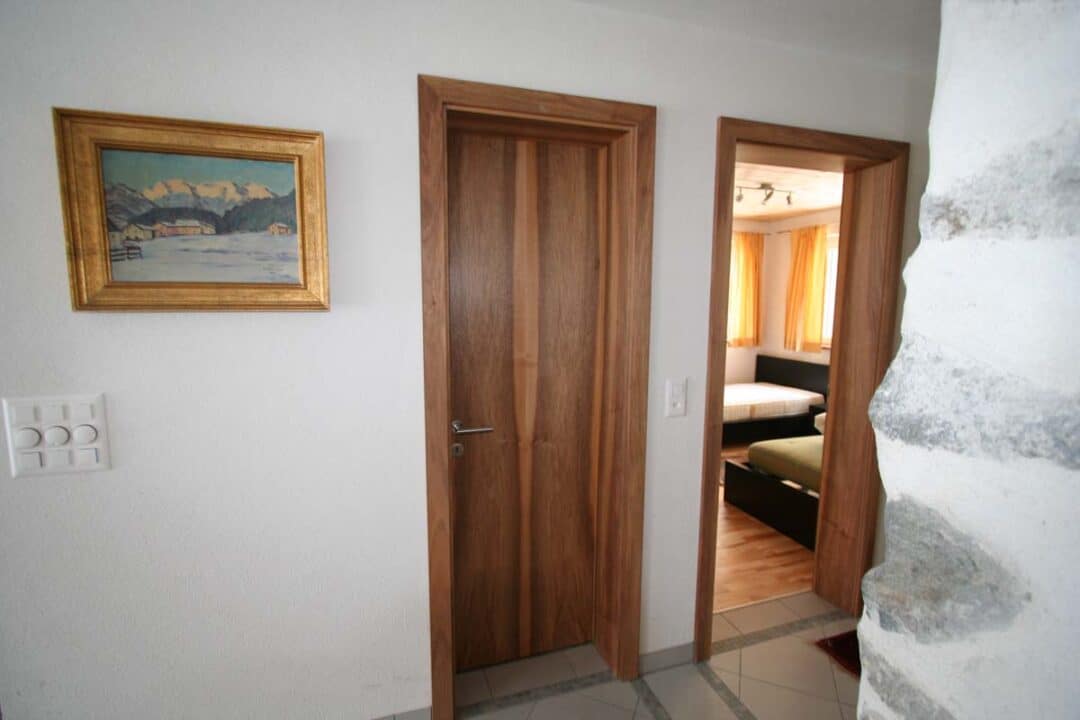 Glatte Innentüren in Nussbaum