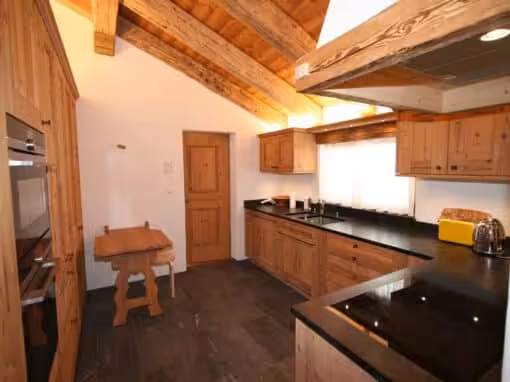 Klapptisch in Küche integriert