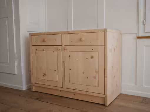 Kommode Türli und Schubladen