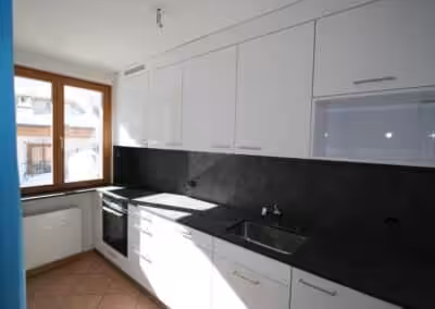 Küche Weiss-Schwarz