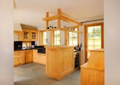 Küche mit Beistösse in Altholz