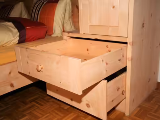 Schubladen in Arve Massivholz