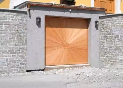 Torverkleidung in Lärche massiv